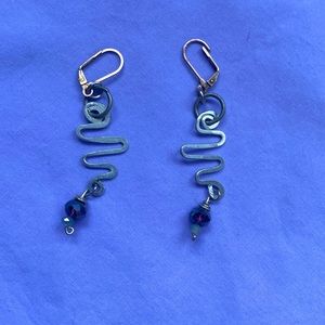 Pair of Silver Wire Dangle Earrings with Purple and white beads